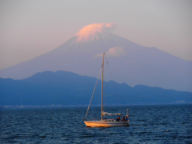 2016年4月30日の富士山　　三保　　買い物の途中の・・・