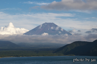 本栖湖からの富士山 2020/10/08 10:11:00