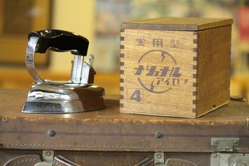昭和レトロ古い電気アイロン （ナショナル・東芝製・古い家電製品