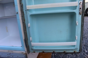 昭和レトロな冷蔵庫　其の１　古い家電製品を買い取り＆引き取りしています！