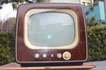 古い 真空管テレビ 昭和20年代？ ジャンク品/家電製品 買い取りします