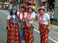 祭りで頑張る女たち 2006/09/18 14:17:14