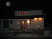 夜のライテイングも素敵な住宅の完成です。 2007/11/29 22:28:00