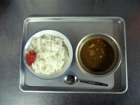 給食人気ランキング３　カレーライス