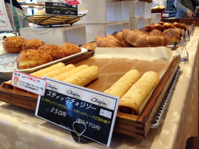 今日もおいしそうなベーカリー陳列ショー