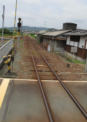 小さな雑貨店・「みのむし」みたいな人形