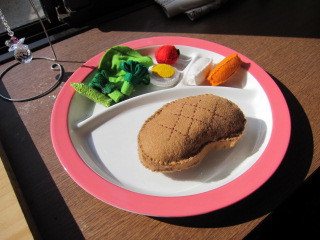 フェルトのクッキー&ごっこシリーズ「レストランごっこ」完成！