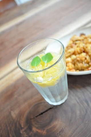 キムチチャーハン+夏みかん入り炭酸