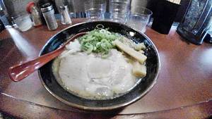 らーめん豚鬼・濃厚豚骨らーめん