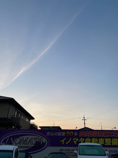 異常と言って良いほどの空の昨日から一見普通の空に！静岡県西部地方の今朝の当社温度計は何と１６℃！日中は暖かとなる予想！！