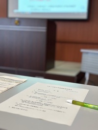 日中は警察署にて公安委員会少年指導委員としての研修！夜は教育委員会や自治会の子供達を守る係の方々のサポートに！！