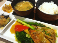 彩りサーモンバーグ膳
