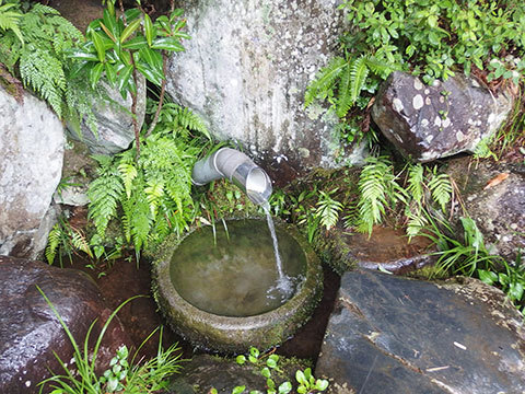 宮道天神の水