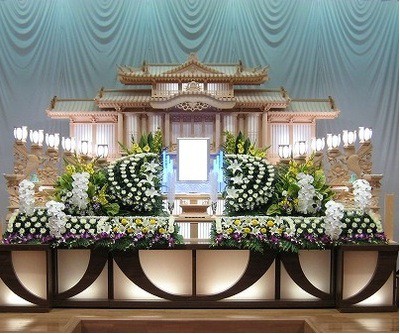 初仕事は生花祭壇だったんですが・・・