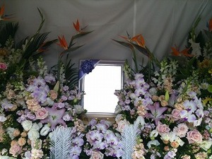 生花祭壇納品