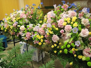 生花祭壇制作中