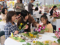 フラワーアレンジ教室　in　花と緑の祭2009