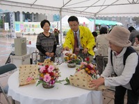 フラワーアレンジ教室　in　花と緑の祭2009