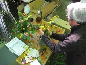お正月用アレンジ作成中！