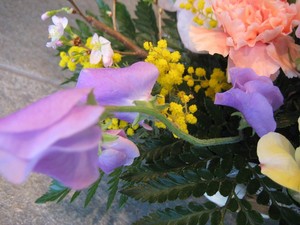 春を告げるアレンジ～桜・バラ・スイトピー～