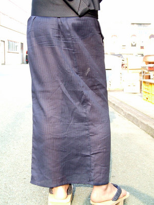 浴衣で森蛍