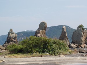 橋杭岩