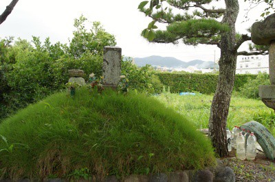 井伊直親の墓