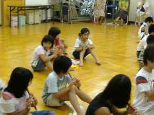 祭り囃子が聞こえる