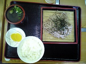 とんまく亭のそば