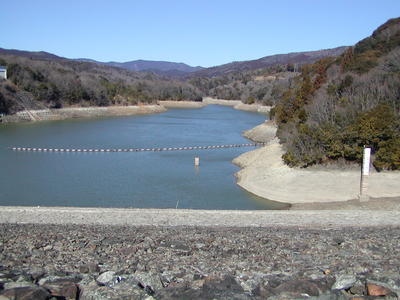いなさ湖の水、枯れてます
