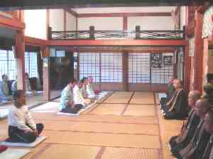 龍潭寺で坐禅会