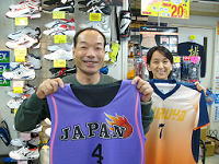 見付本通りのスポーツ店“ツルヤ” 2007/11/06 07:33:00