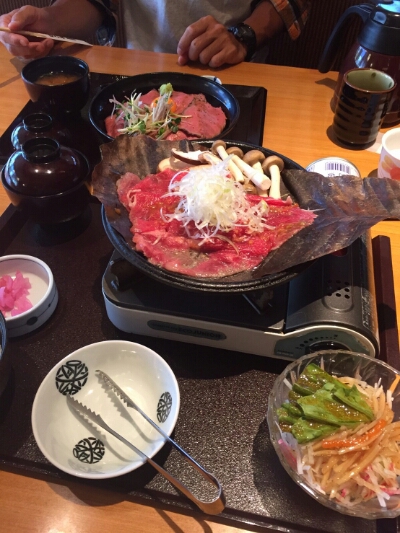 そうだ、肉を食いに行こう。