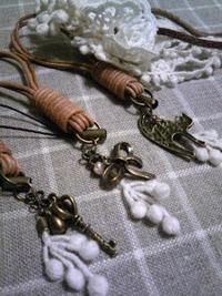 革紐のストラップ☆ 2010/09/22 07:52:50