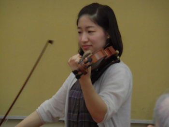 傾聴ボランティアコアラさん主催　バイオリンミニコンサート