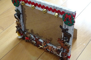 Picture frame：　Reindeers