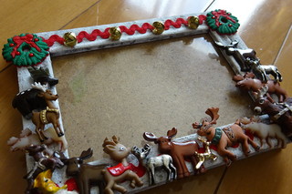 Picture frame：　Reindeers