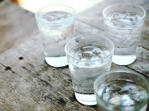 便秘の人は　食物繊維の前に まず　あれ”　を多く飲むのが基本！！耳つぼダイエットメイキングスリムはままつ