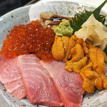 ★大盛豪華丼(女将FBから)