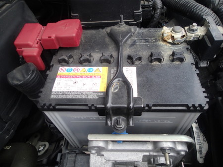 K13マーチ　バッテリー交換ＤＩＹ