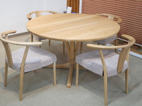 ちょーお買得！カリモク家具の丸テーブル＆椅子４脚のセット。コマツヤ家具 2025/04/27 18:54:29