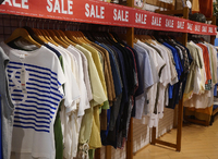 夏物ウェア50％ＯＦＦです。KOMATSUYA 2024/08/25 09:34:07