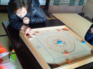 新年初めてのカロムは清水家で