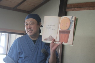 まずは絵本ライブ！！