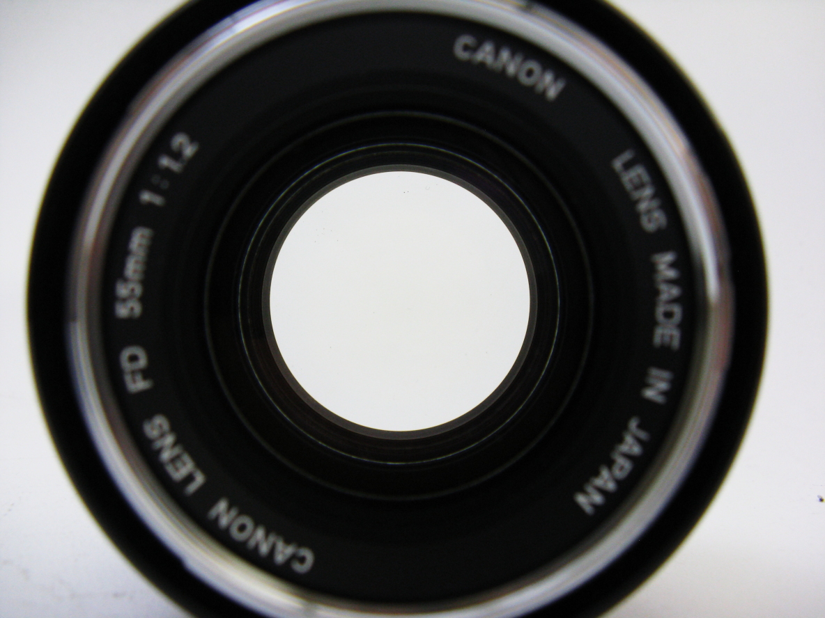 キヤノン 旧FD 55mm/f1.2 銀枠 + 金属フードBS-58 l *寫眞機商 キヤノン 旧FD 55mm/f1.2 銀枠 + 金属フードBS-58 l *寫眞機商