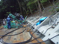 穴掘ってます・・・ 2010/10/29 16:54:24