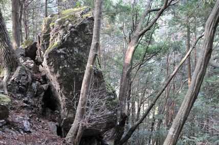 落ちない大石　寸又峡温泉