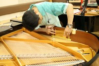 寄贈ピアノ最終段階 2012/07/12 08:00:00