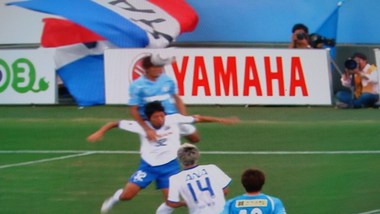 スコアーレスドロー　審判のおかげで試合はボロボロ？