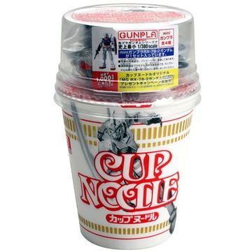 ガンプラ付きの『カップヌードル』が登場！